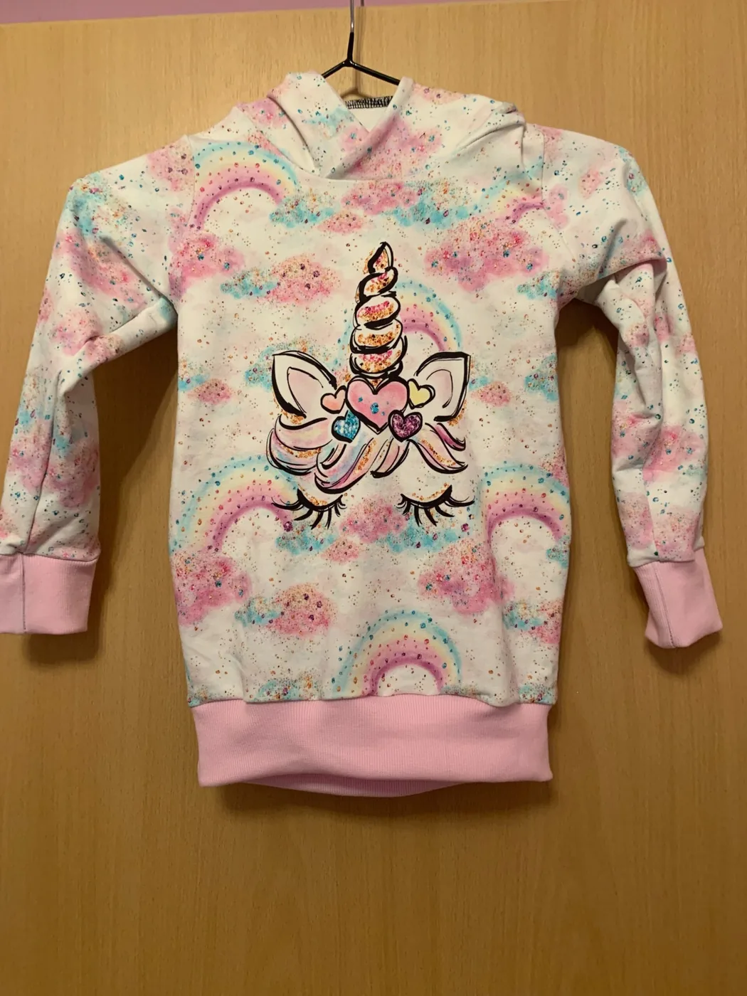 Kinderhoodie mit Einhornmotiv