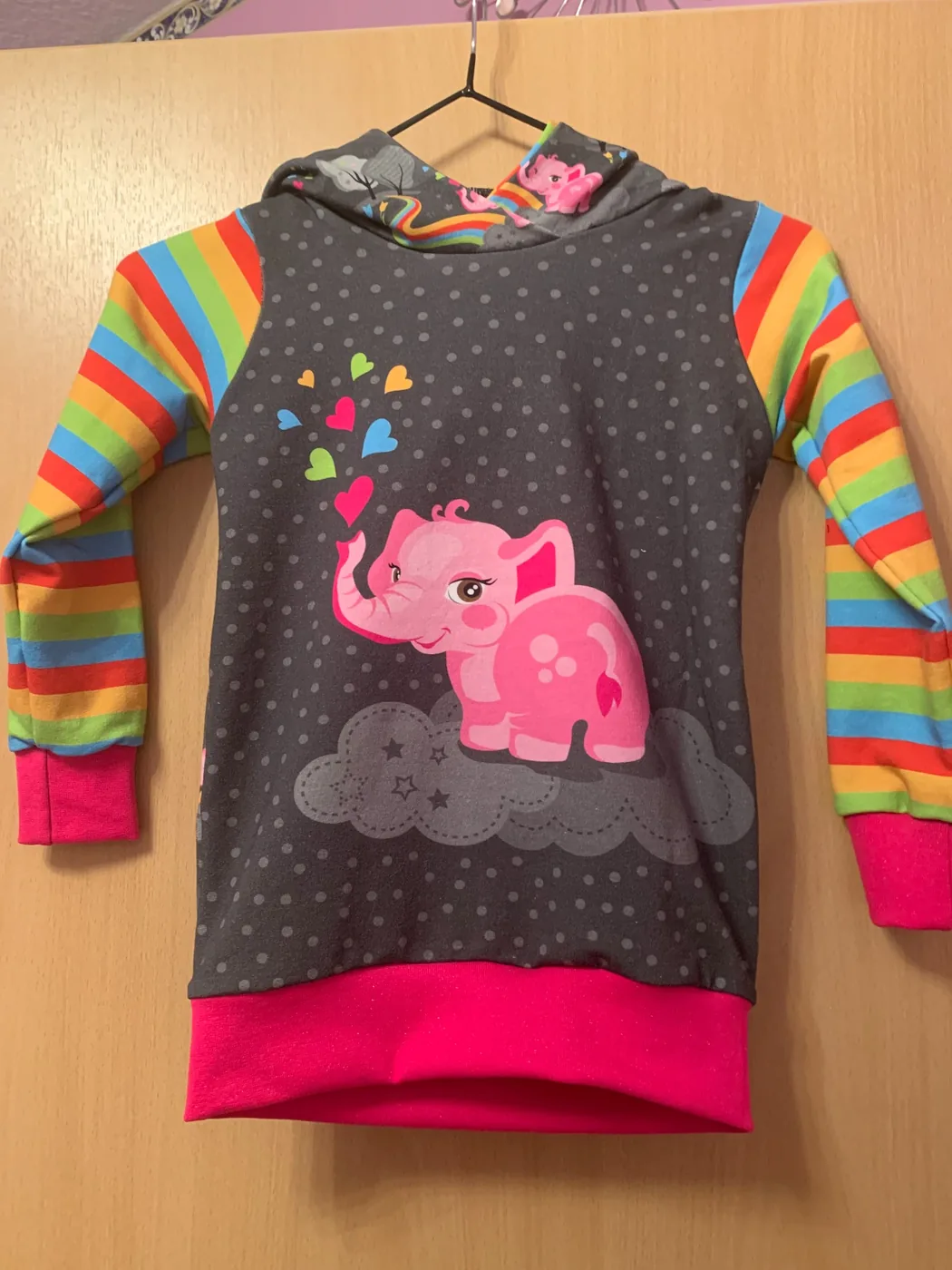 Kinderhoodie mit Elefant
