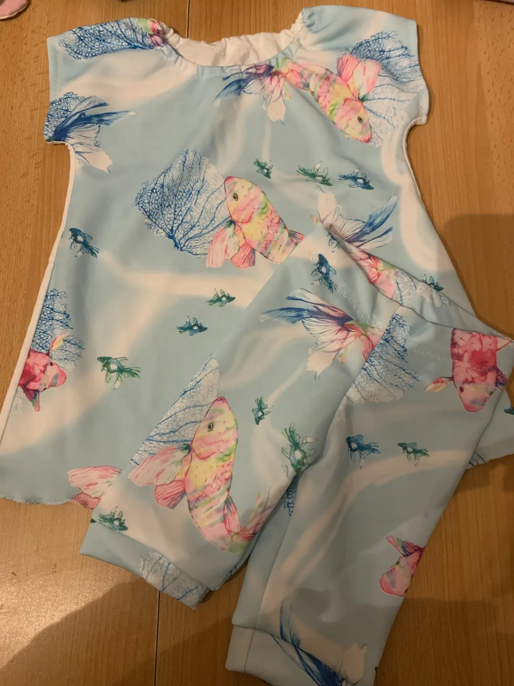 Genähtes Kinder-Set mit Fischmuster
